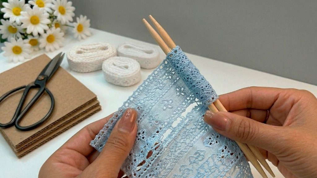 I SAW THIS AT A FANCY STORE AND MADE IT MYSELF! 😍 WHAT A BRILLIANT IDEA USING WOODEN STICKS! DIY!